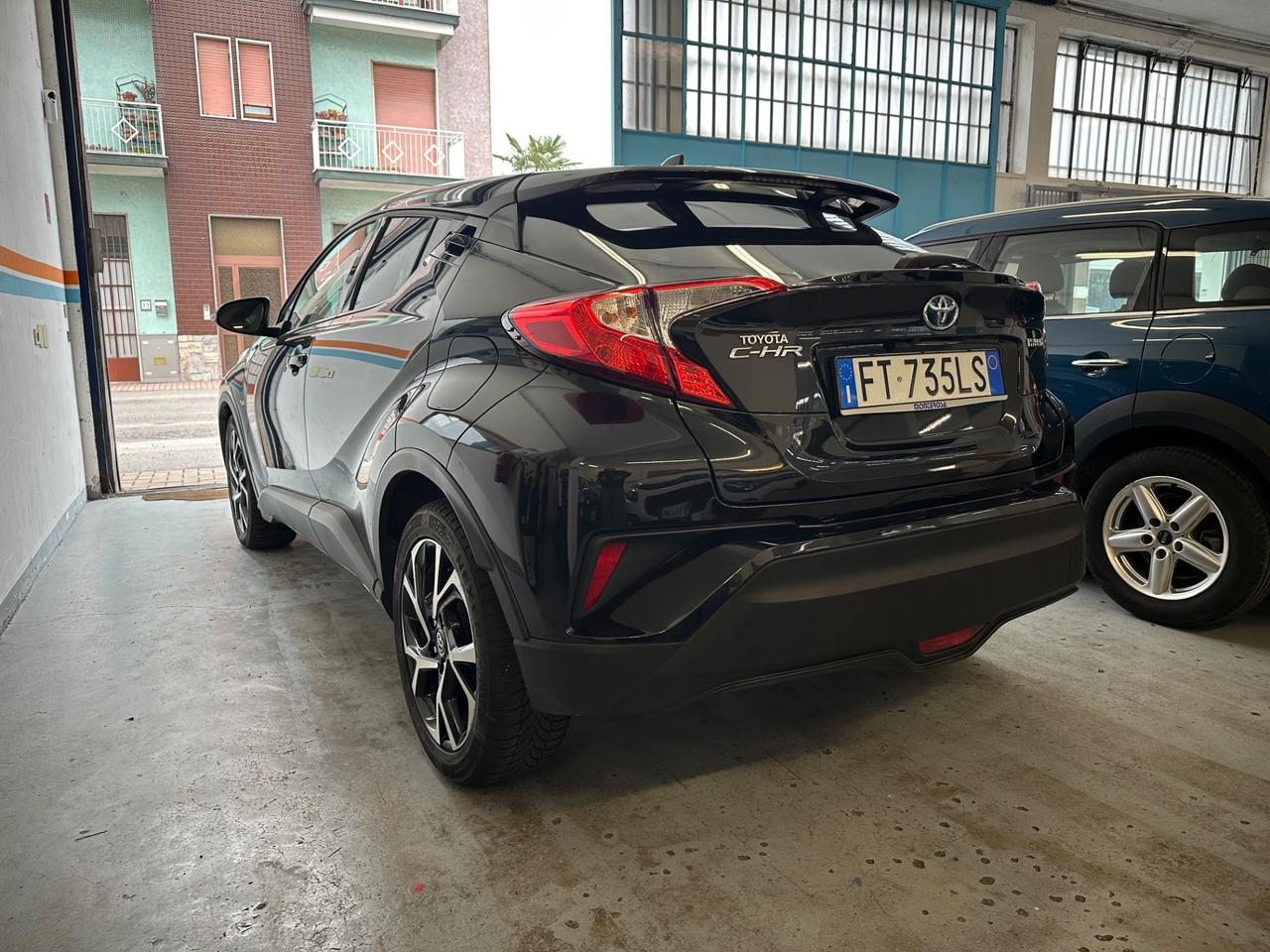 Toyota C-HR 1.8 Hybrid E-CVT Business