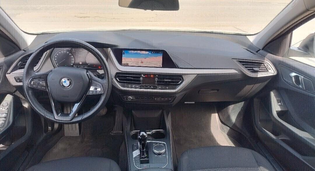 Bmw 116 116d 5p. Advantage