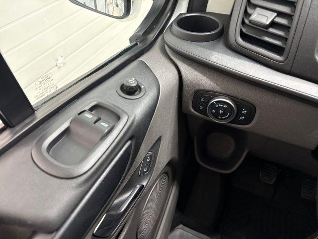 FORD Transit Custom 320 2.0 EcoBlue 130 PC Combi Trend