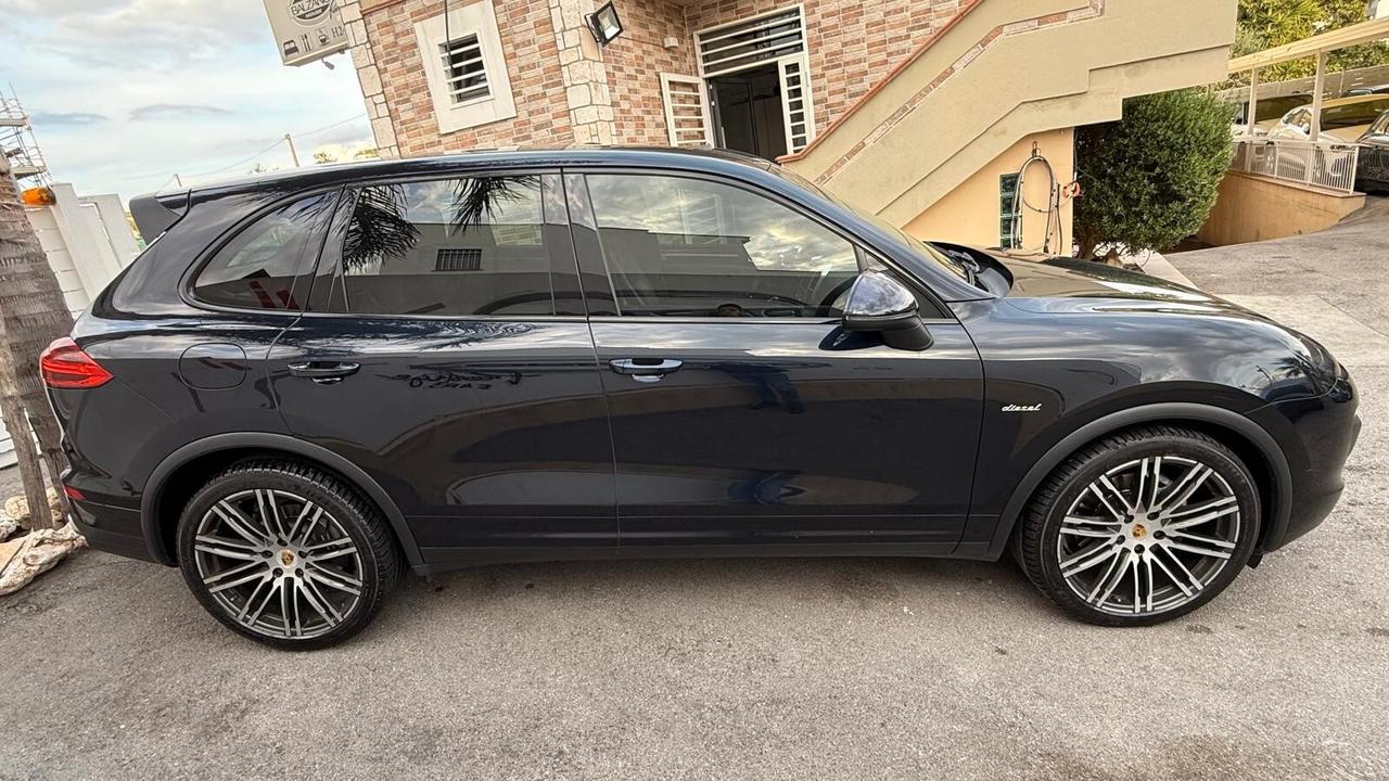 PORSCHE CAYENNE 3.0 DIESEL 2016 PLATINUM EDITION