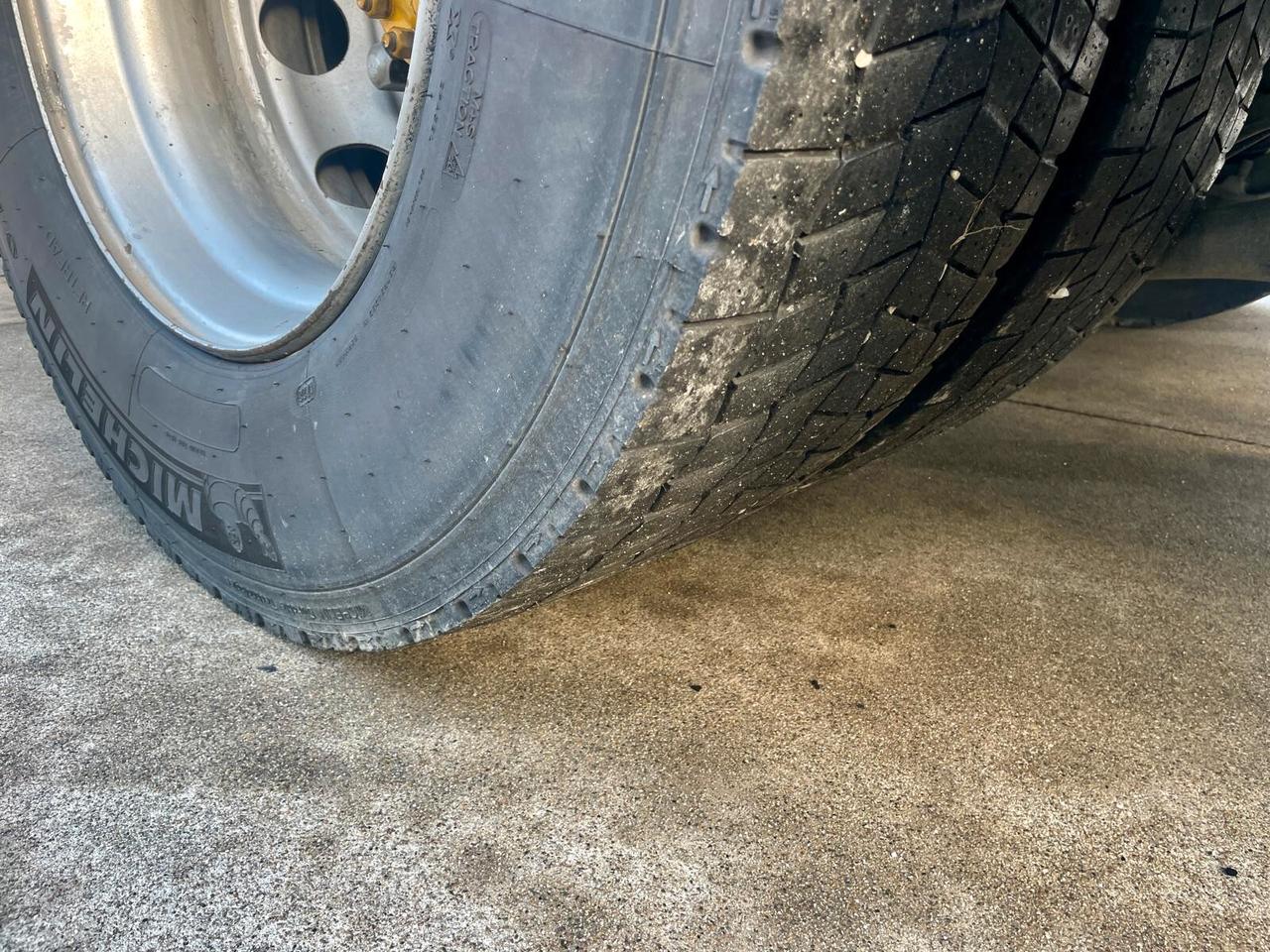 Volvo FL6-250 - CISTERNA TRASPORTO CARBURANTE CON POMPA CONTALITRI