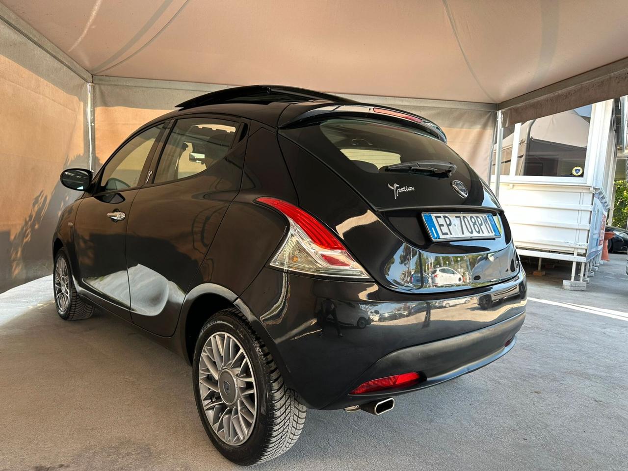 Lancia Ypsilon 1.2 69 CV 5 porte Platinum