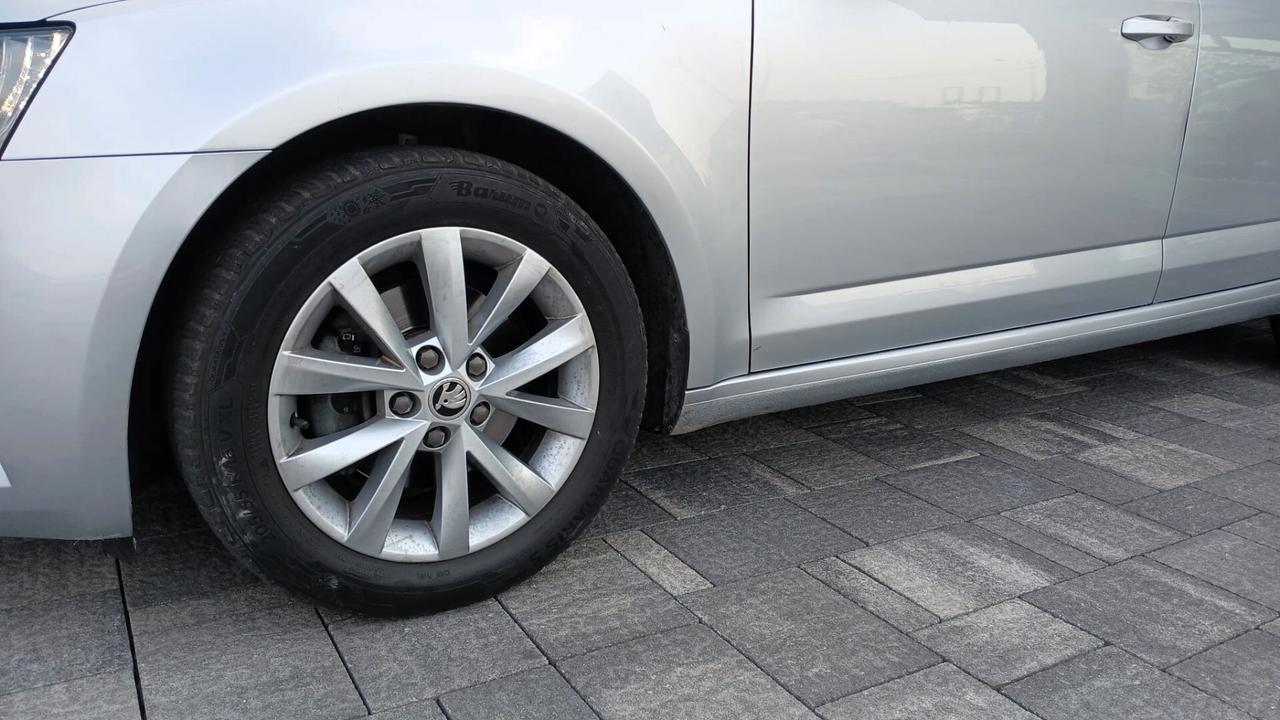 Skoda Octavia 1.5 DSG Wagon Ambition G-Tec