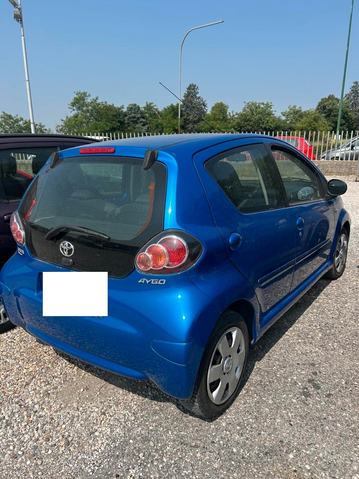 Toyota Aygo 1.0 12V VVT-i 5 porte OK Neo patentati