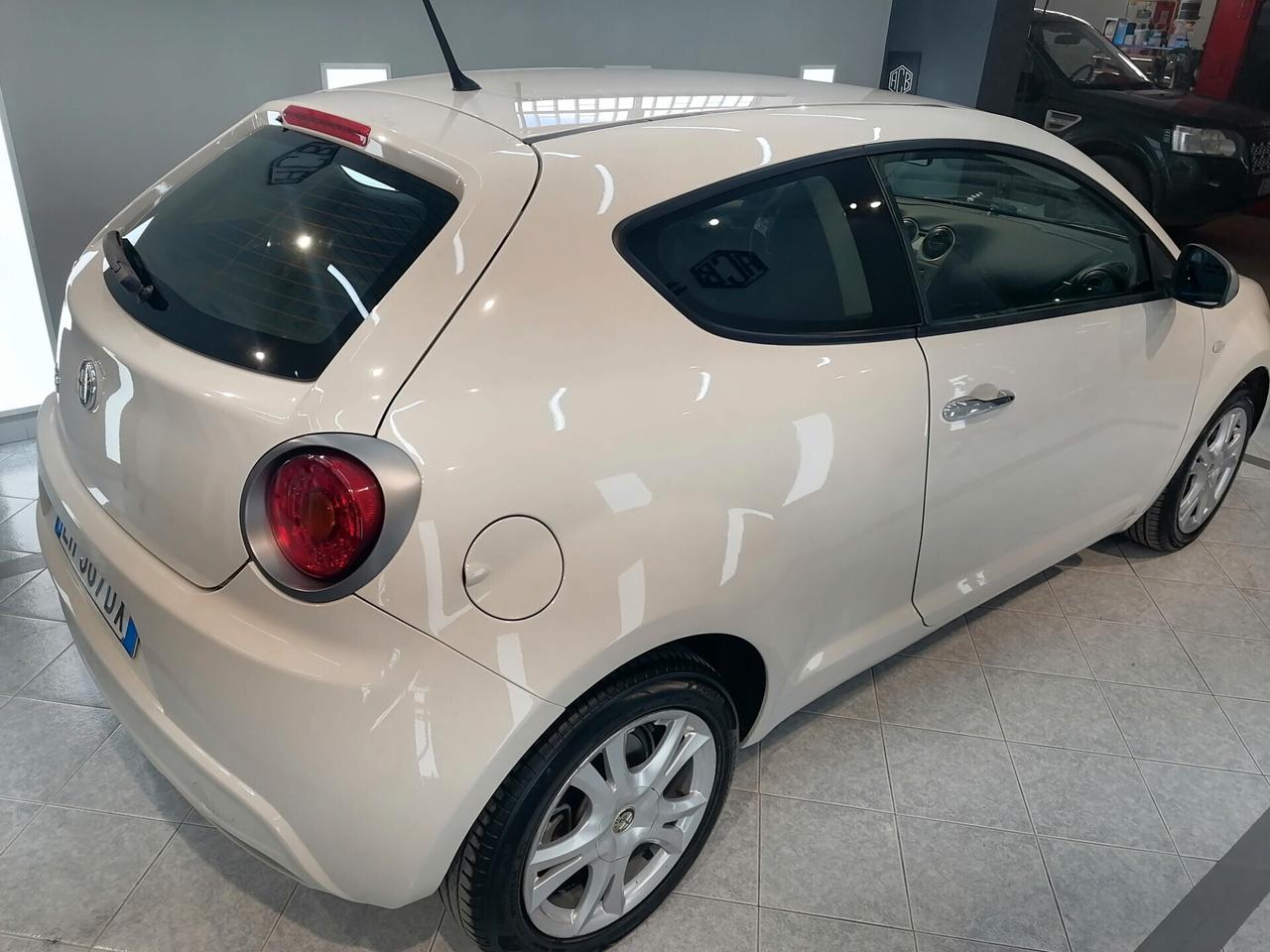 Alfa Romeo MiTo 1.3 JTDm-2 95 CV S&S Distinctive