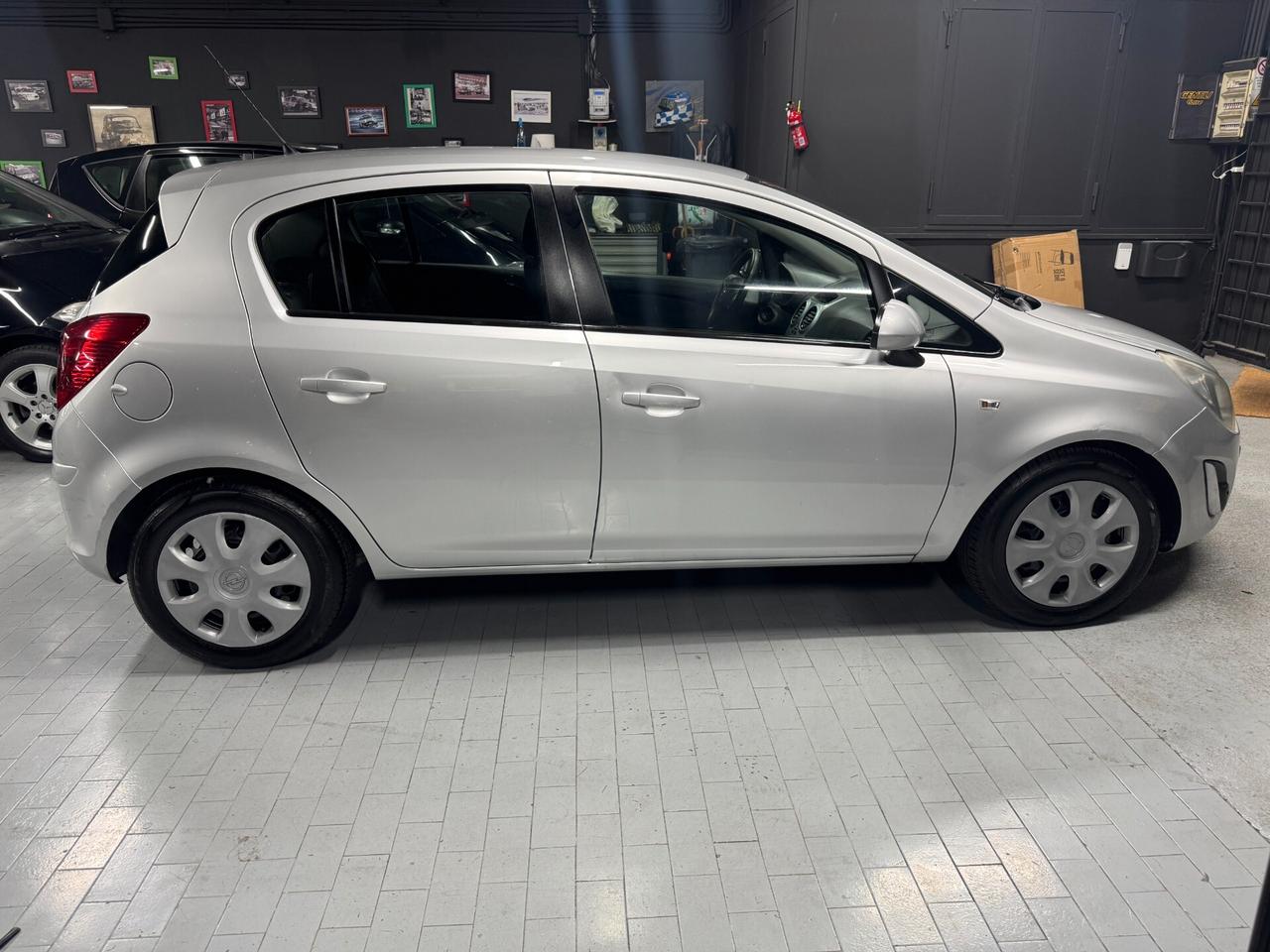 Opel Corsa 1.2 5 porte Elective Neopatentati