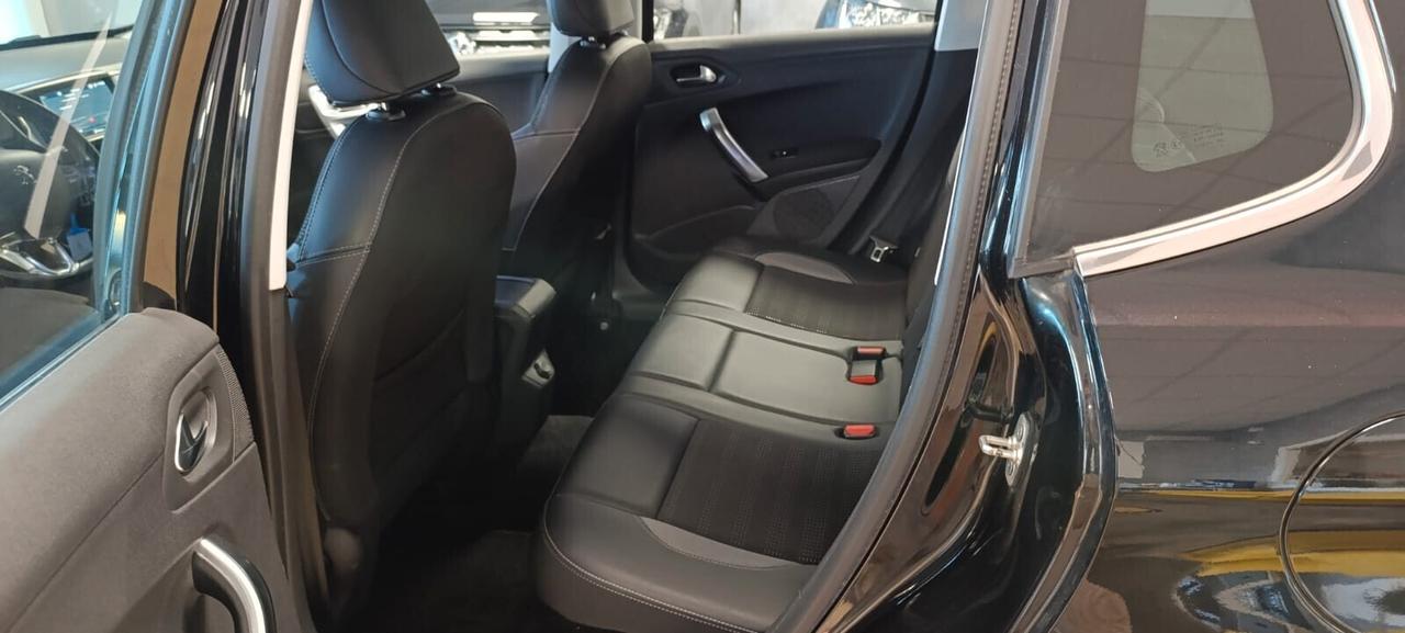 Peugeot 2008 BlueHDi 100 S&S Allure