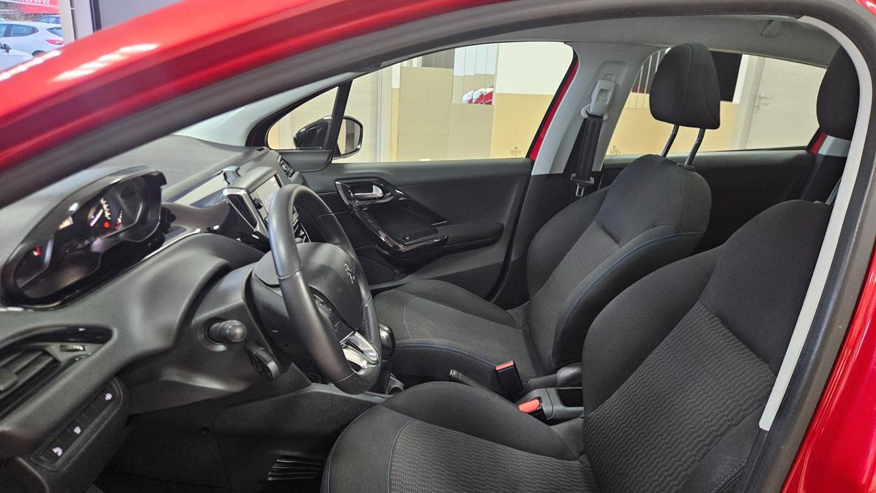 Peugeot 208 PureTech 82 5 porte Allure