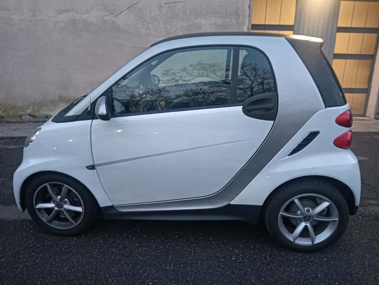 Smart ForTwo 1000 45 kW MHD coupé pure
