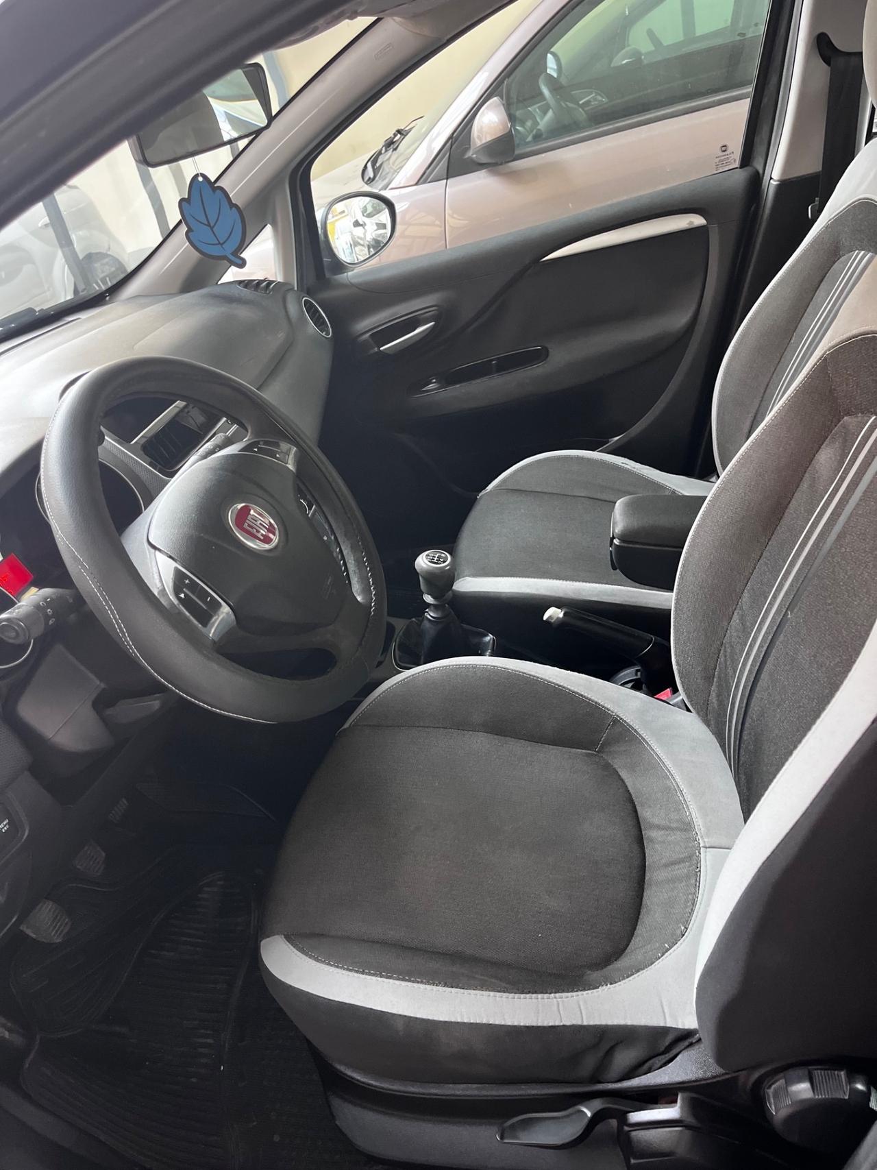 Fiat Grande Punto Easy 2013 1.2 benzina superaccessoriata