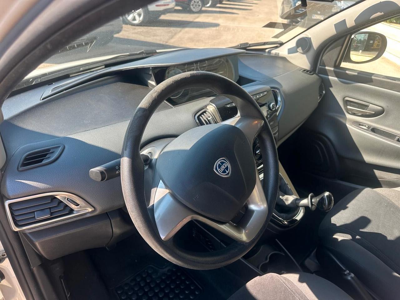 Lancia Ypsilon 1.2 69 CV 5 porte GPL Ecochic Gold NEOPATENTATI