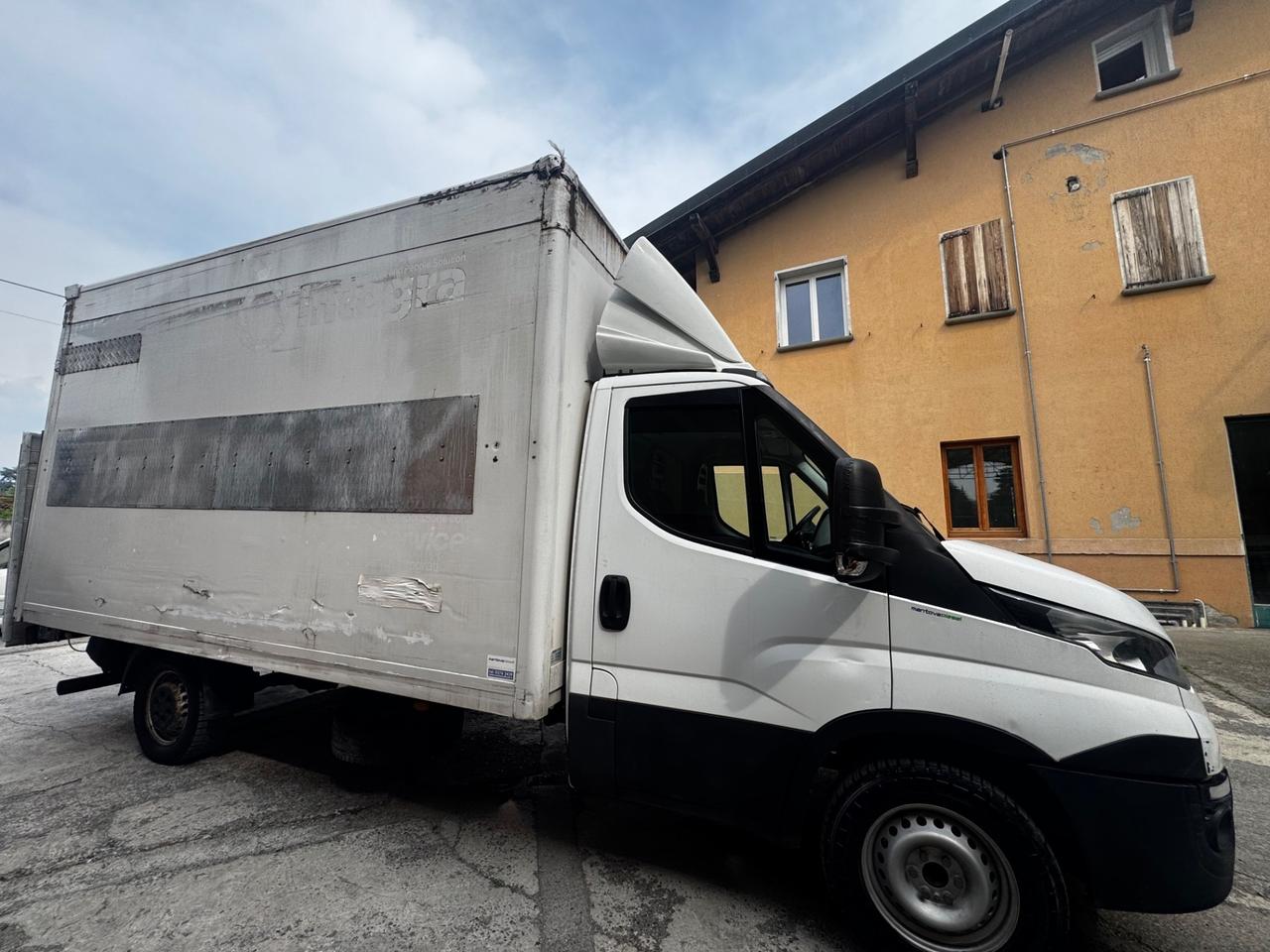 Iveco Daily , 2.3 diesel, 2028