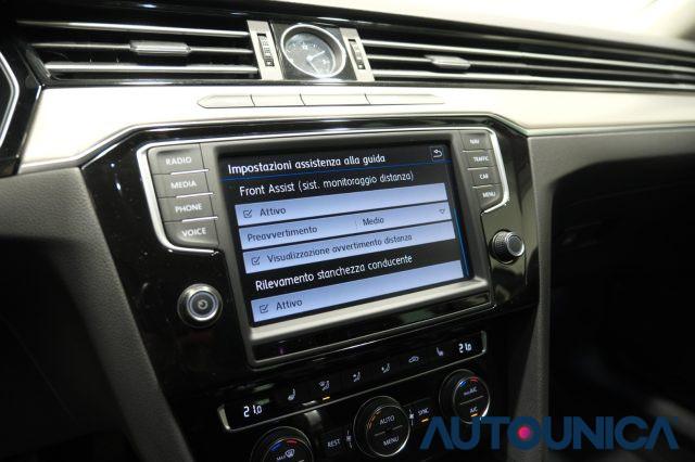 VOLKSWAGEN Passat Variant 2.0 TDI 190 CV DSG HIGHLINE BMT FARI LED
