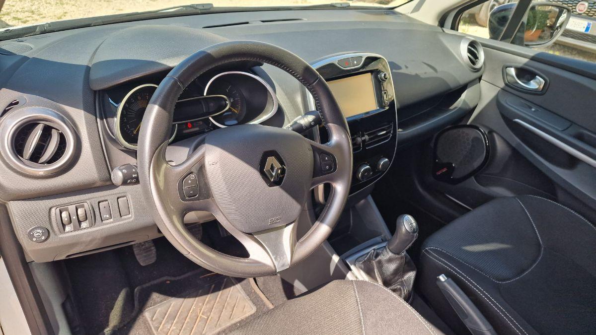 RENAULT Clio 1.2 75 CV GPL 5p. Costume National