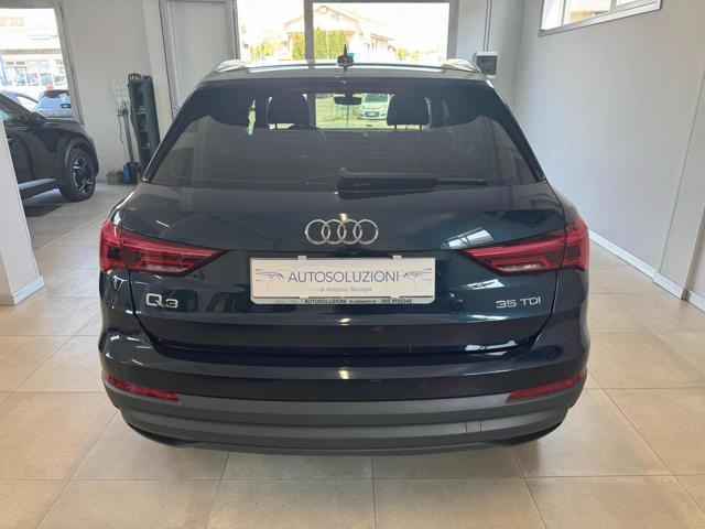AUDI Q3 35 TDI S tronic Business