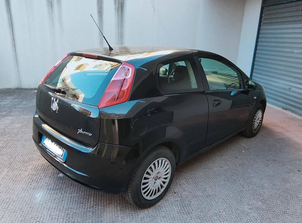 Fiat Grande Punto 1.4 GPL 3 porte .4 gomme nuove
