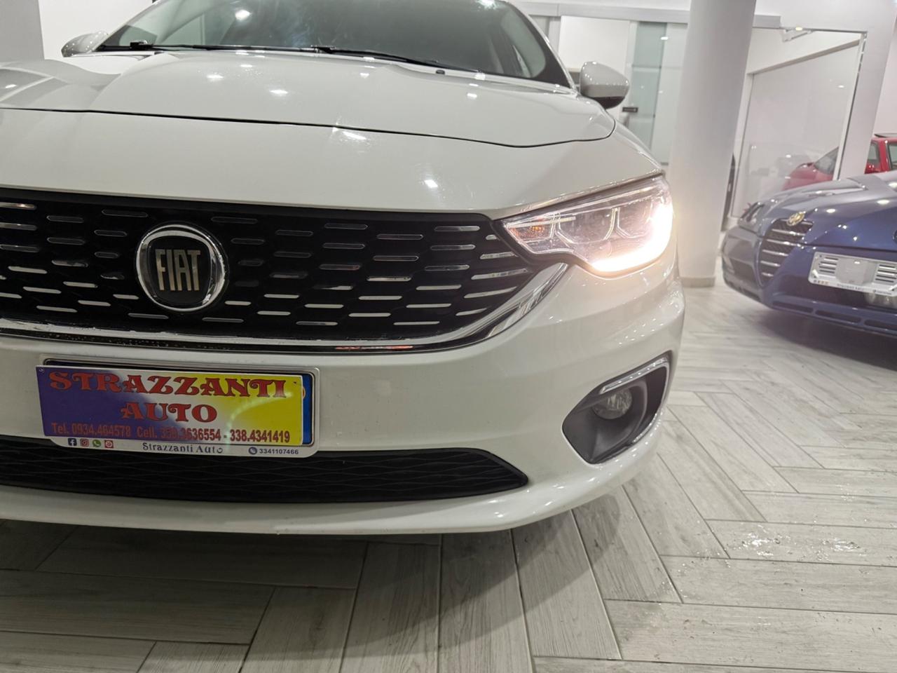Fiat Tipo 1.6 Mjt 120cv 5P LOUNGE LED/R17 DA VETRINA2019