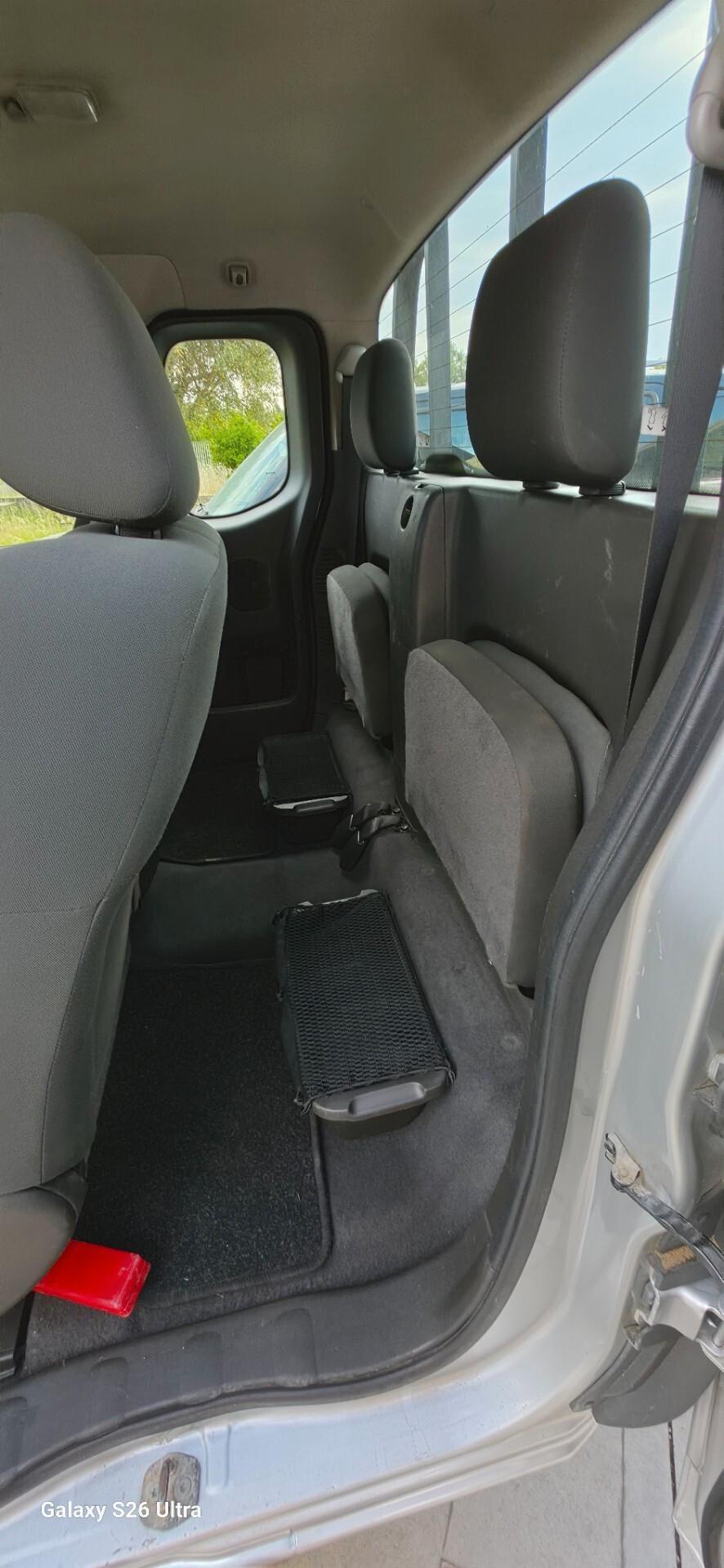 Nissan Navara 2.5 dCi King Cab LE