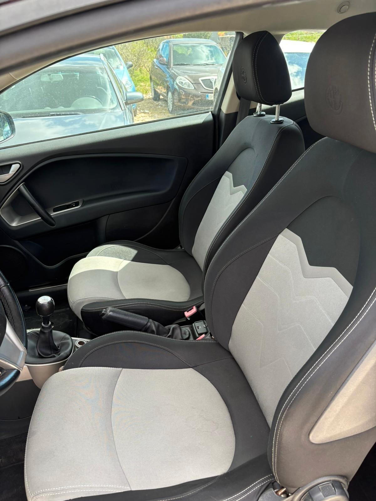 Alfa Romeo MiTo 1.3 JTDm 85 CV S&S Distinctive