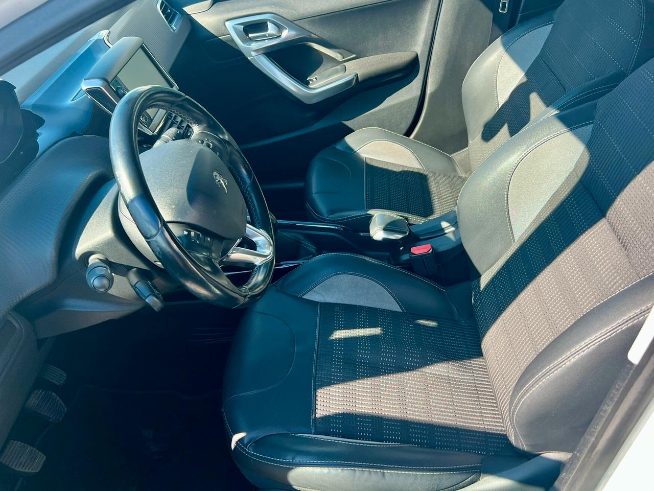 Peugeot 2008 1.2 PureTech 82 cv - 2017