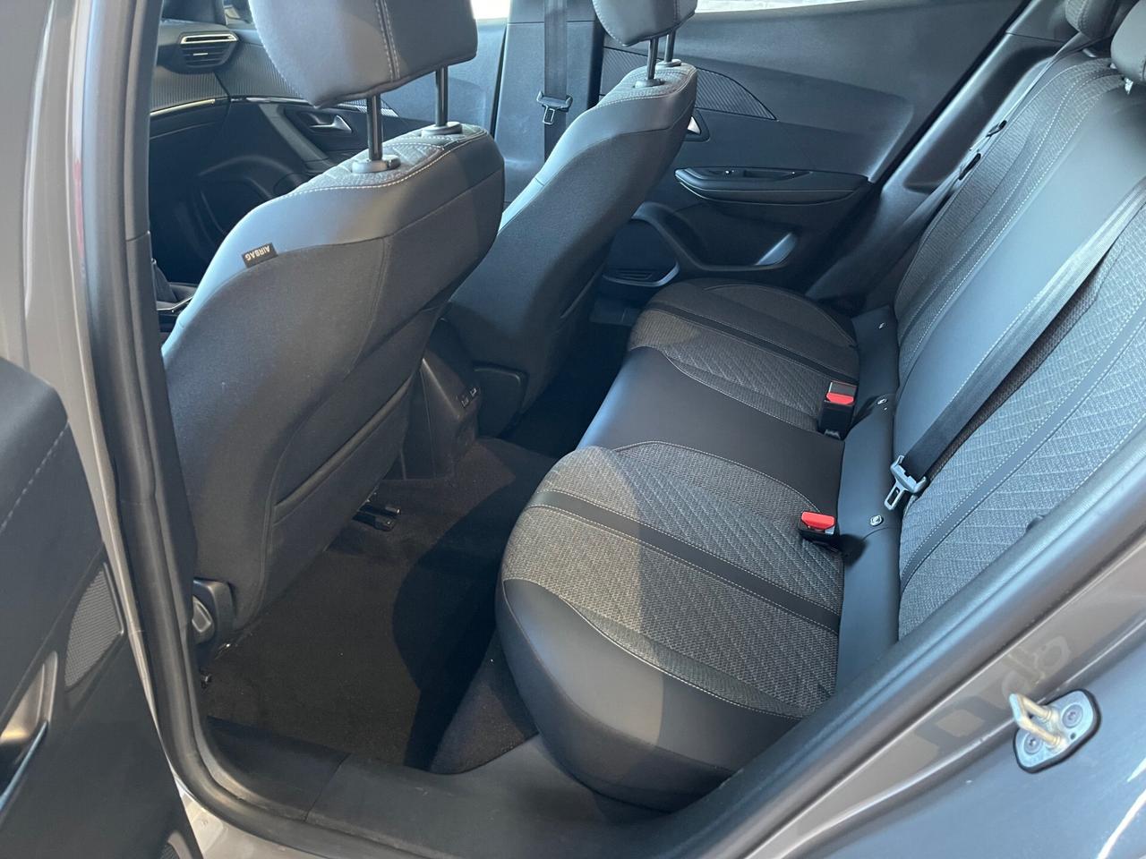 Peugeot 2008 1.2 100cv S&S Allure