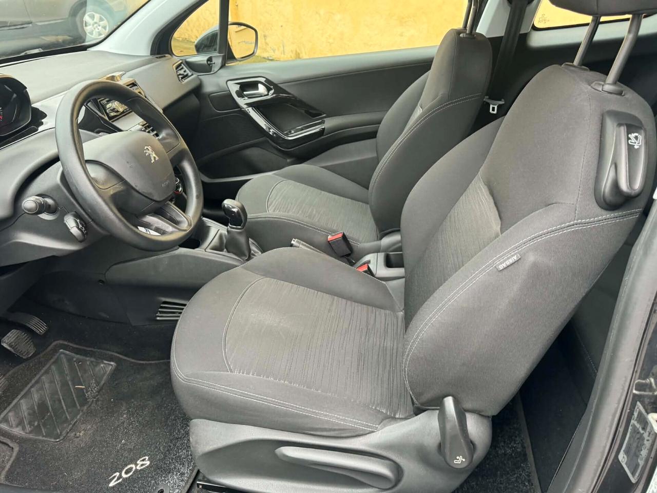 Peugeot 208 Anno 2012 1.2 Benz 62.000 KM 82 CV