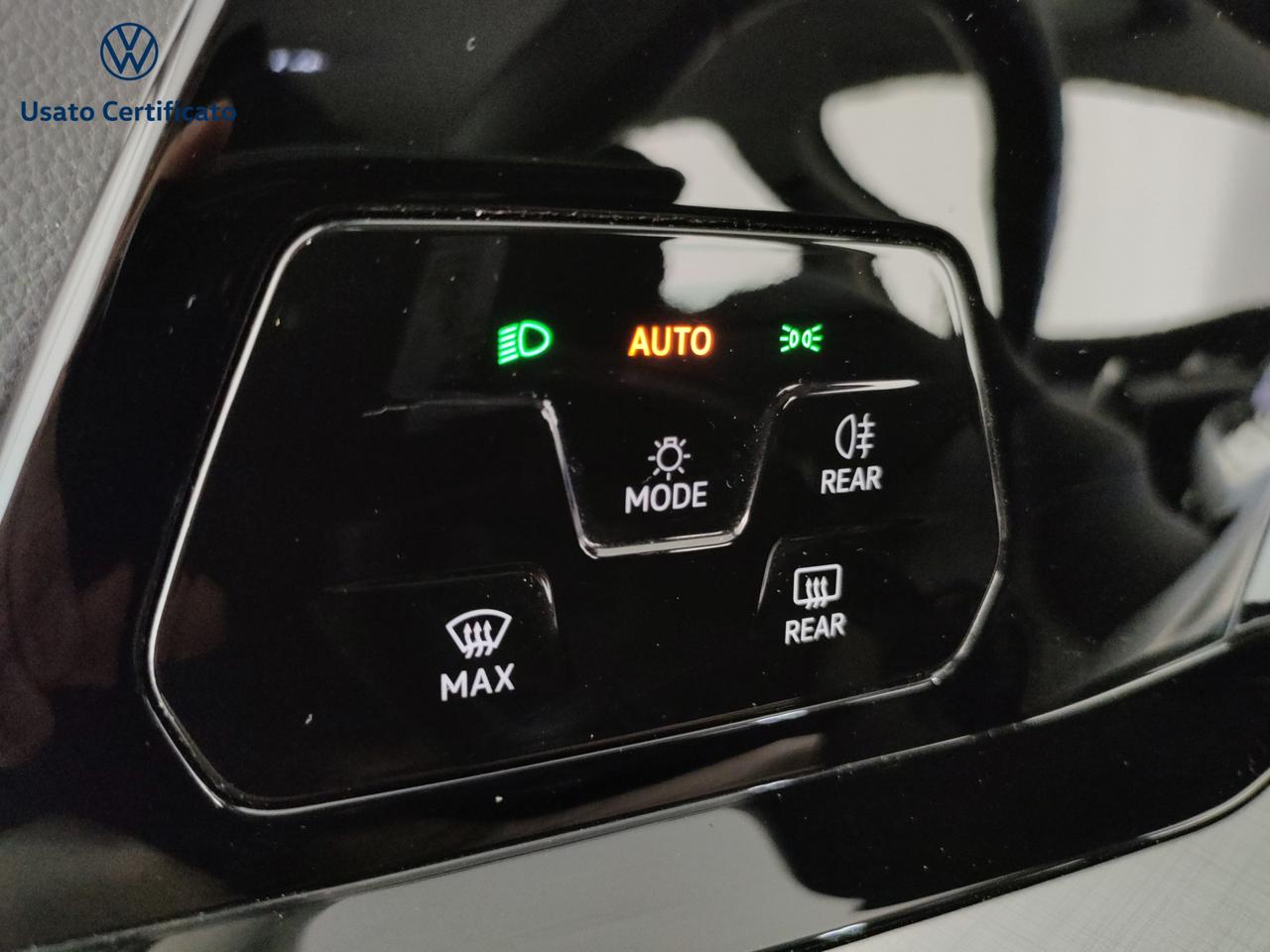 VOLKSWAGEN Golf 8ª serie - Golf 2.0 TDI 115 CV SCR Life