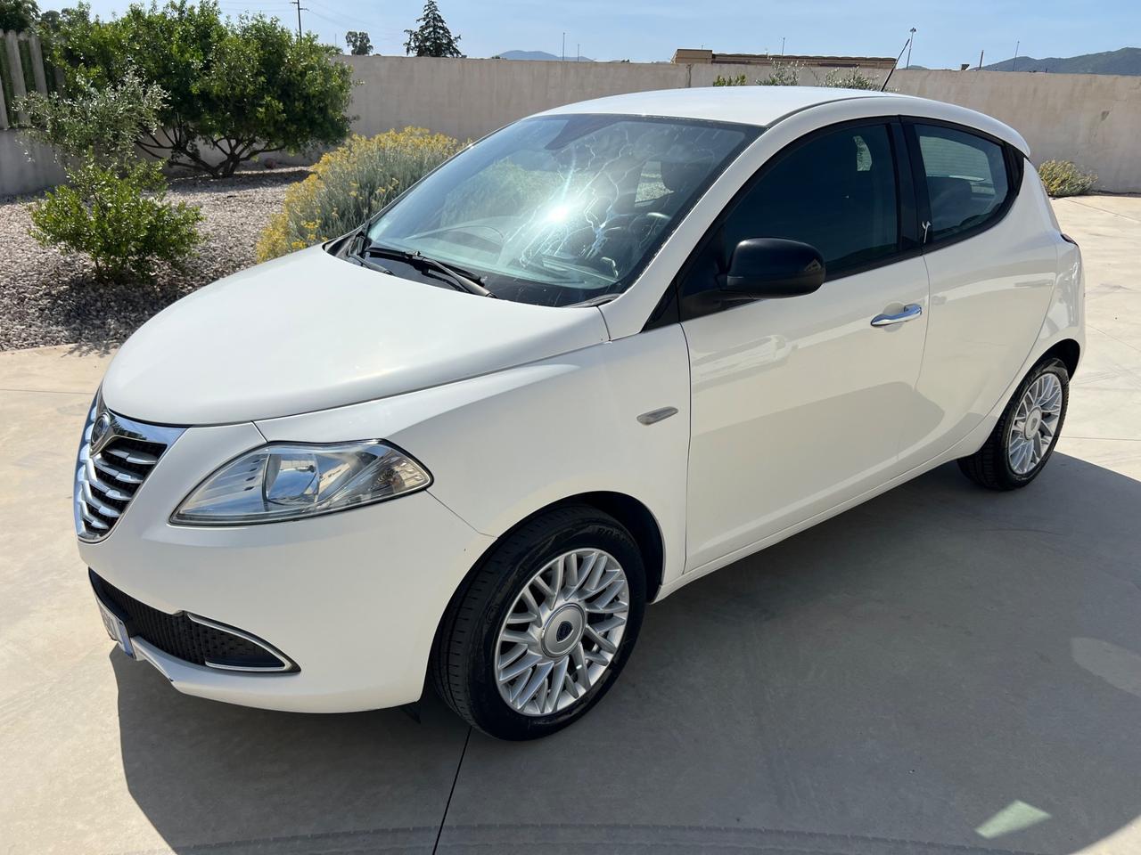 Lancia Ypsilon 1.3 MJT 16V 95 CV 5 porte 2014