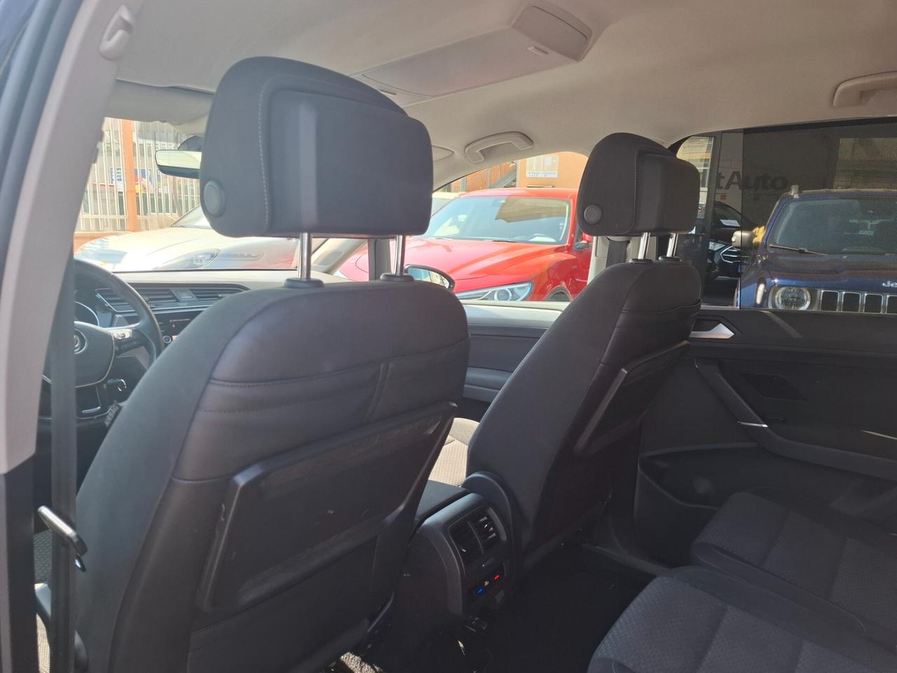 Volkswagen Touran 2.0 TDI 115 CV DSG 7 POSTI!