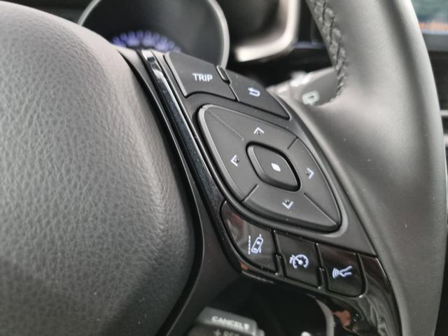 TOYOTA C-HR 1.8 Hybrid E-CVT Dynamic