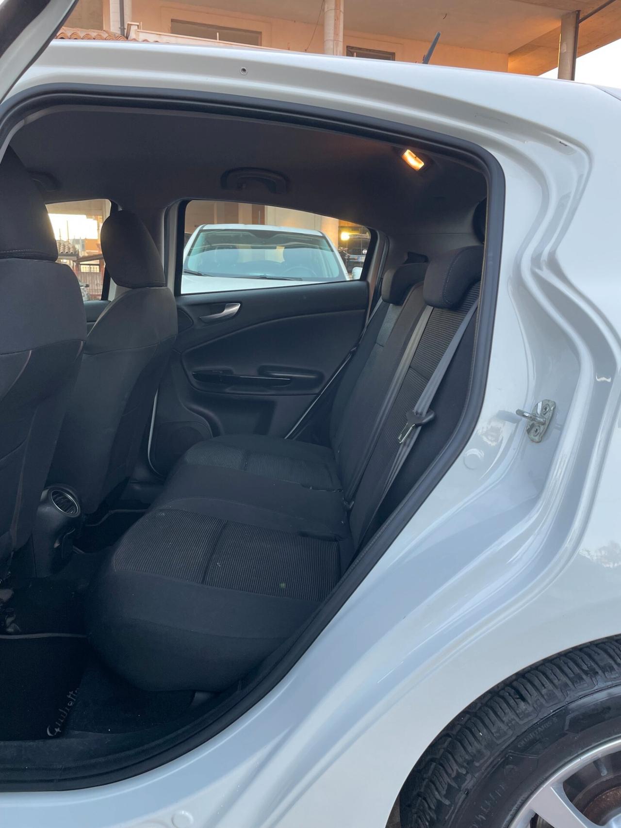 ALFA ROMEO Giulietta 1.6 JTDm-2 105CV DISTINCTIVE