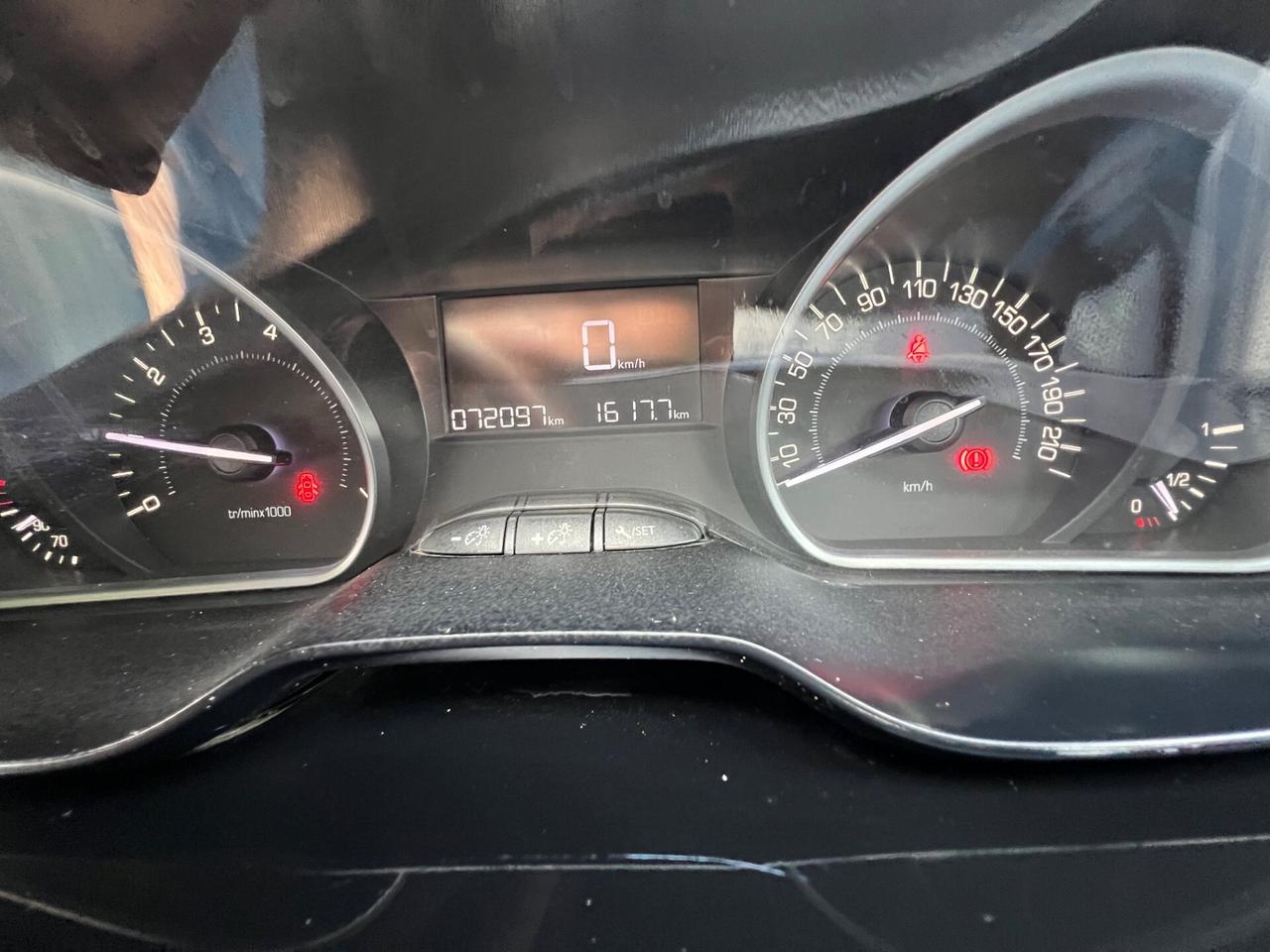 Peugeot 208 PureTech 82 5 porte Allure