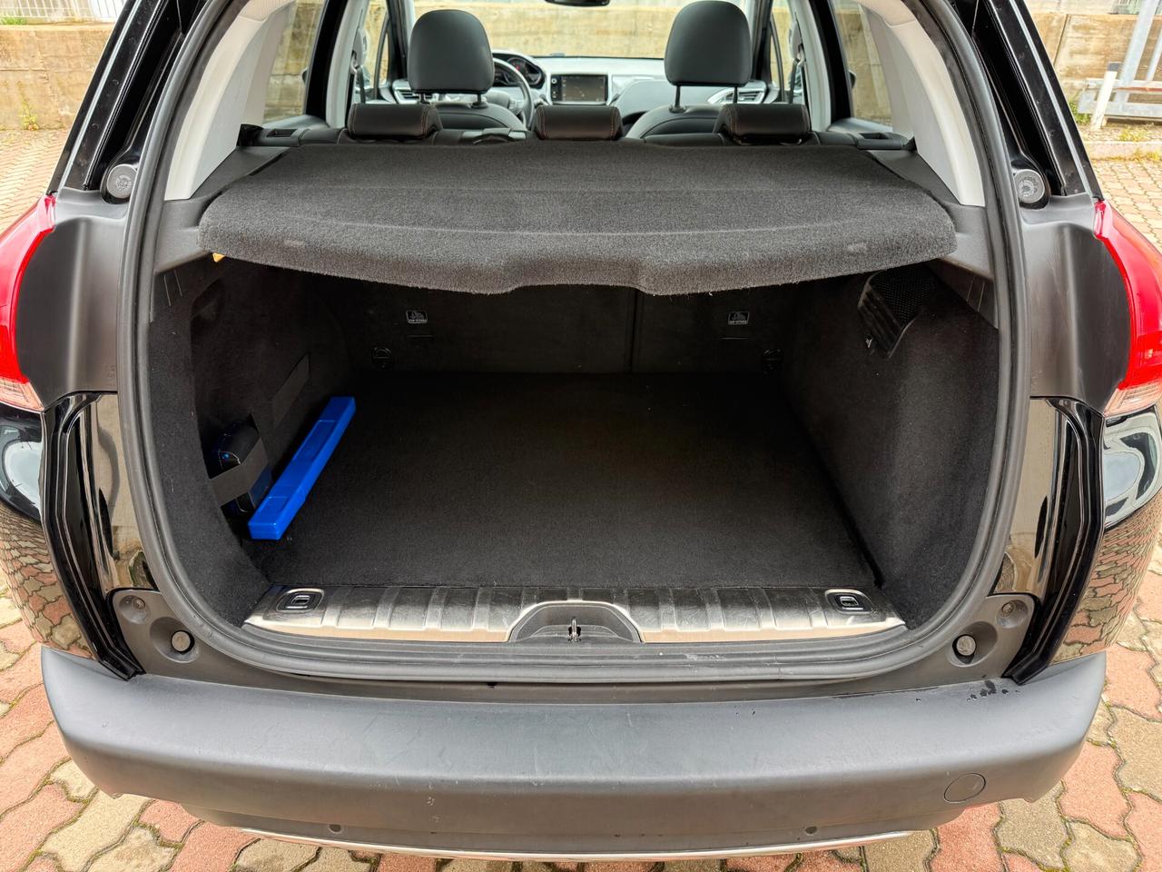 Peugeot 2008 BlueHDi 120 S&S Tetto Pelle JBL Luci Ambiente