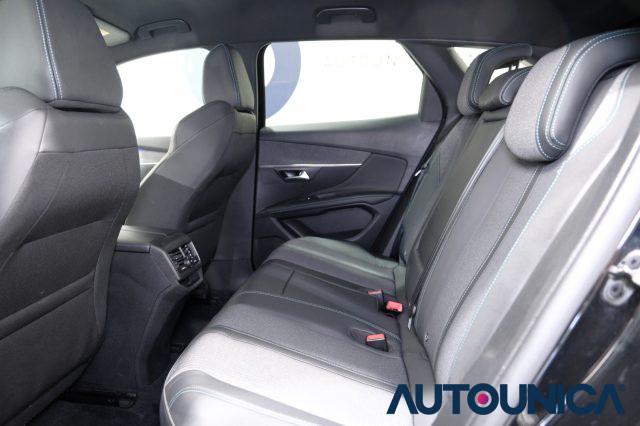 PEUGEOT 3008 Hybrid4 300 E-EAT8 ALLURE PACK FULL LED