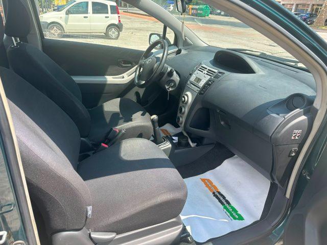 TOYOTA Yaris 1.0 3 porte Sol
