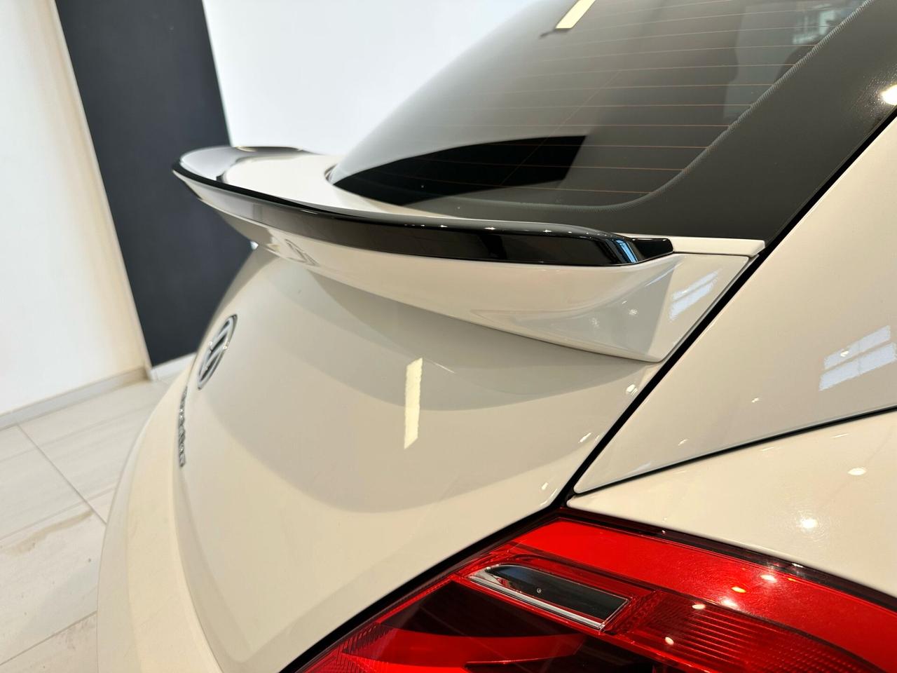Volkswagen Maggiolino 1.6 TDI 105 CV Design 2012
