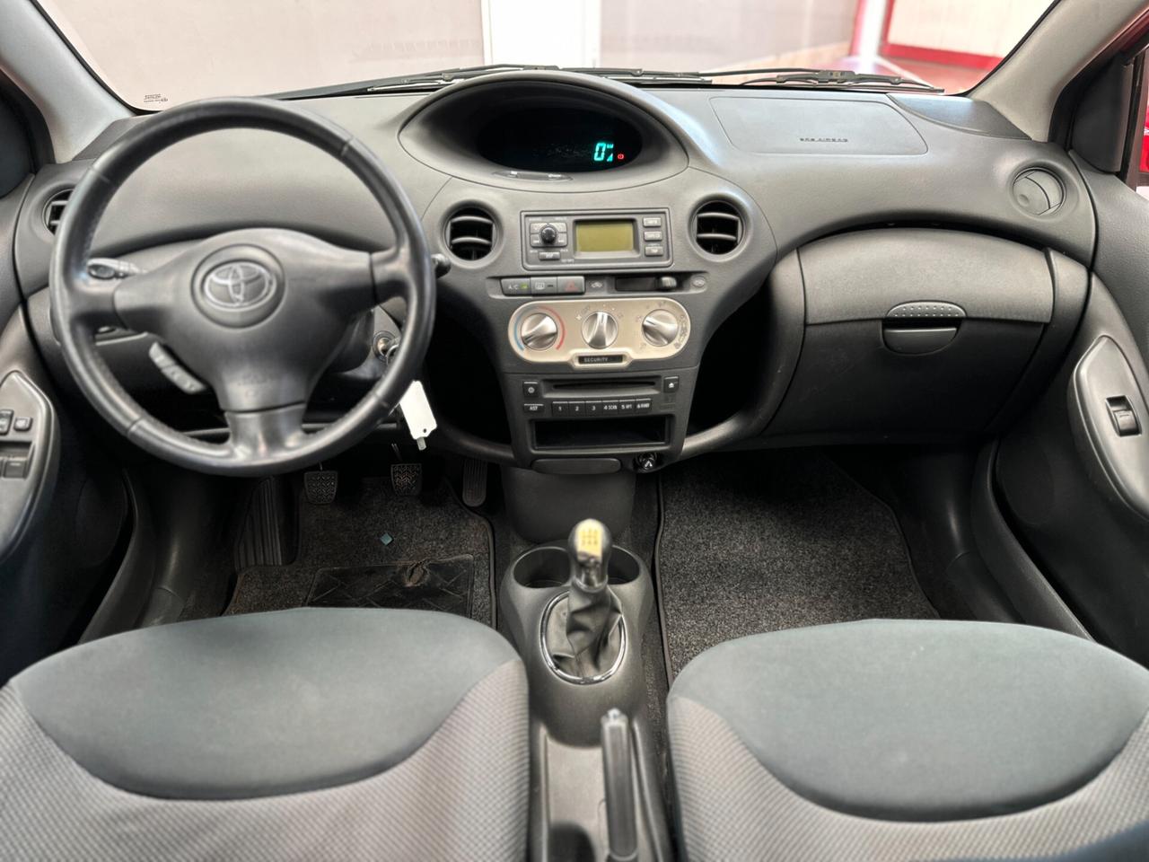 Toyota Yaris 1.0i 16V 5 porte Sol 2003