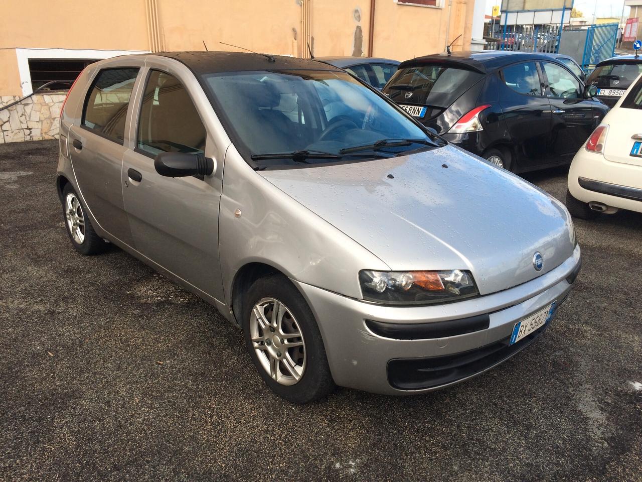 2001 Fiat Punto 1.2i cat 5 porte tagliandata distribuzione eseguita km 183000!