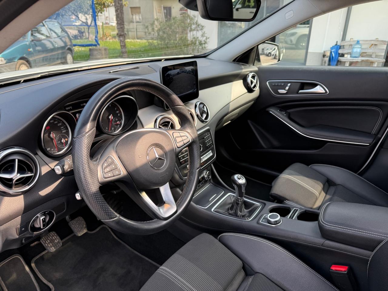 Mercedes-benz GLA 180 Business