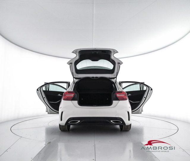 MERCEDES-BENZ A 180 180 d Automatic Premium