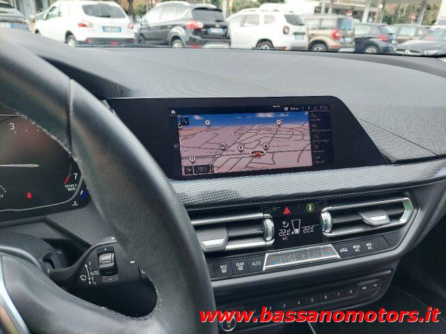 BMW 118 i 5p. Luxury PELLE TOTALE / NEOPATENTATI