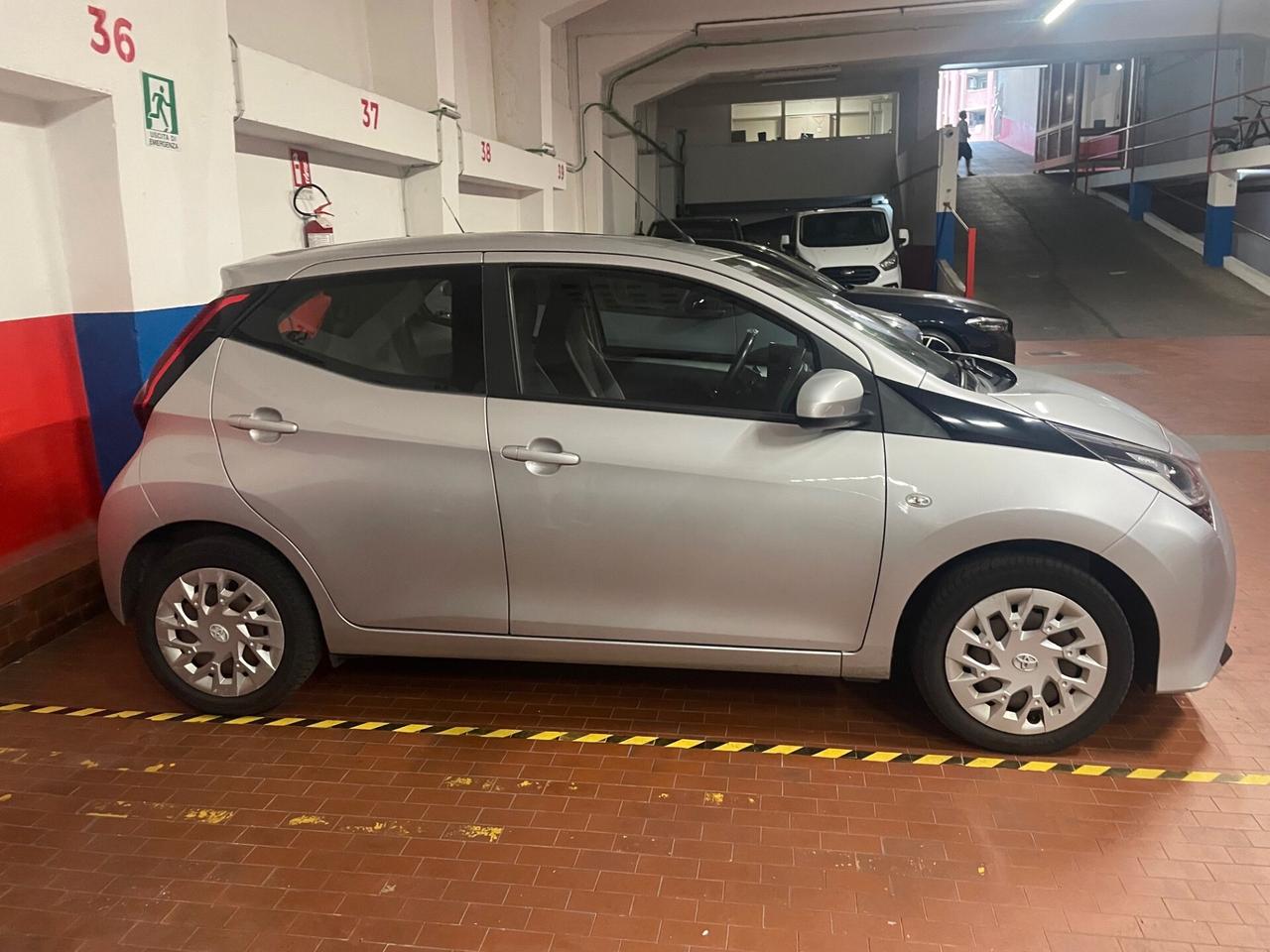 Toyota Aygo 1.0 VVT-i 72 CV 5 porte x-play