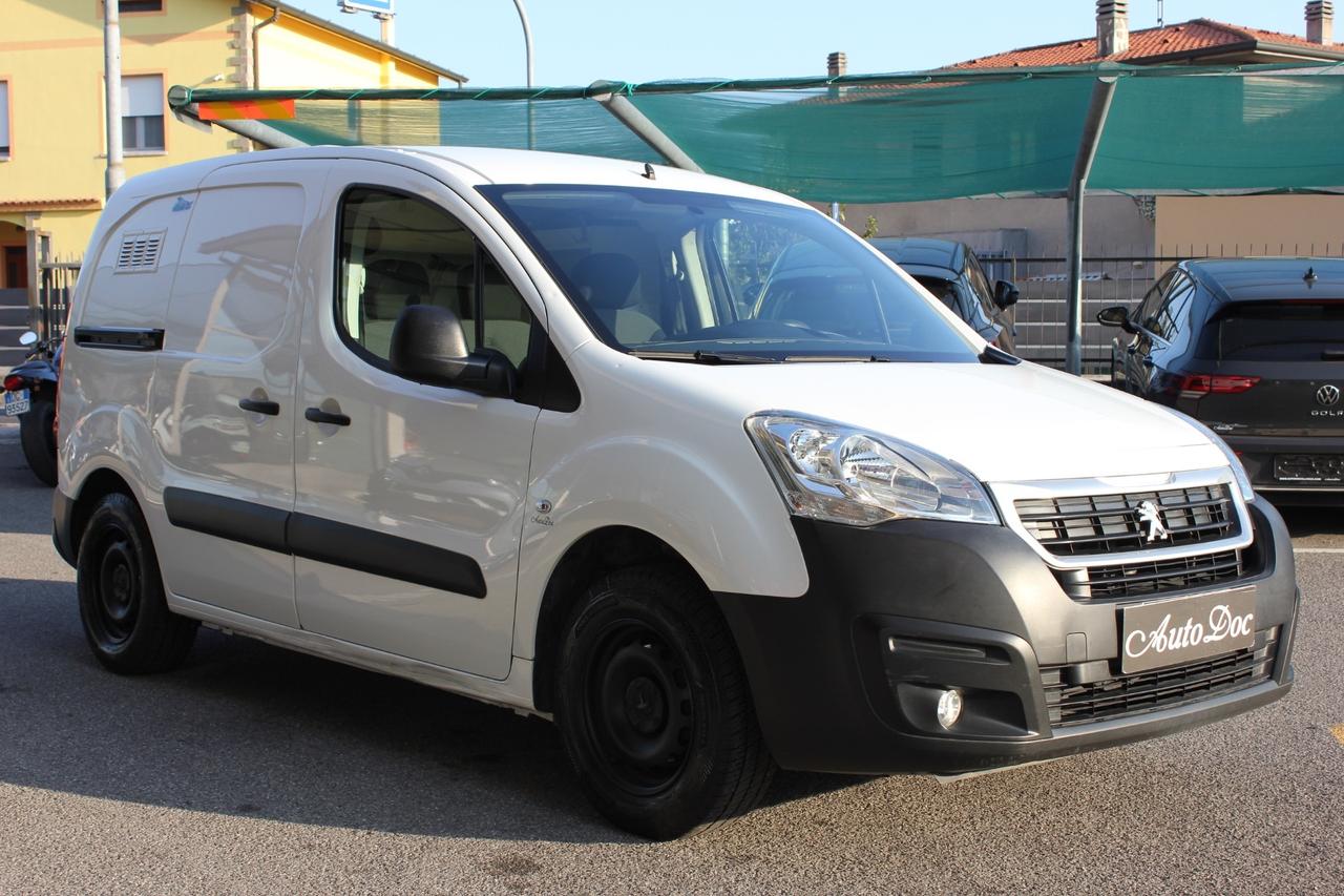 Peugeot Partner L1 BlueHDi 100CV Allestimento per Dresseur trasporto animali da caccia