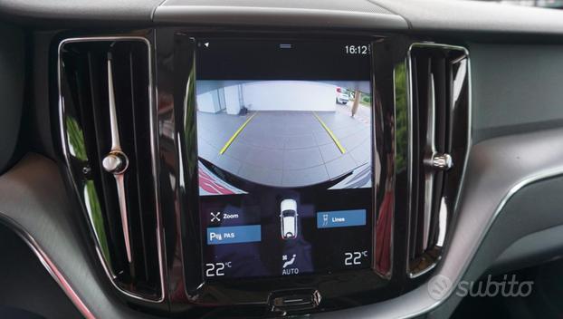 VOLVO XC60 B4 (d) AWD Geartronic Momentum