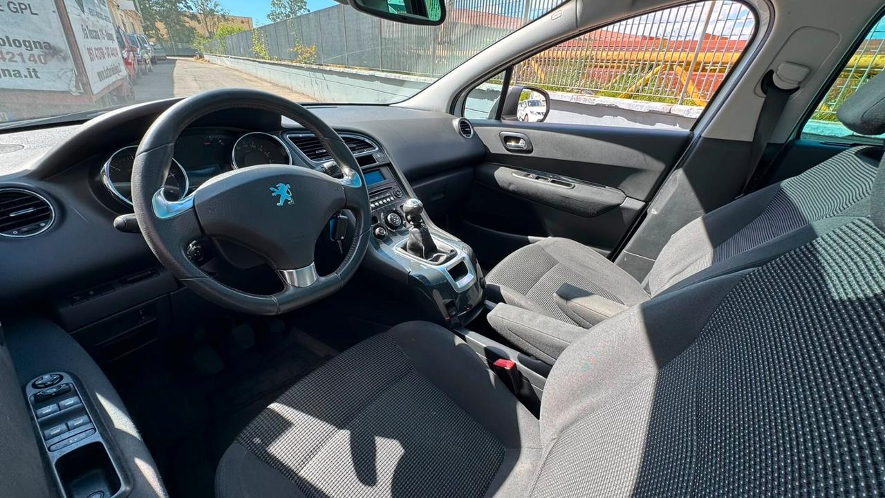 Peugeot 5008 1.6 HDi 115CV Business