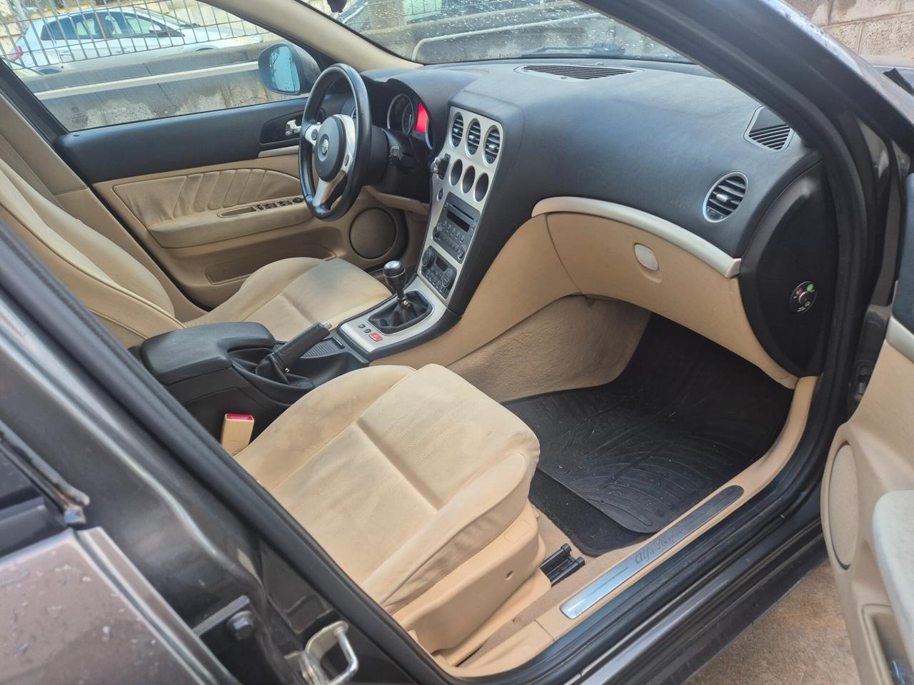 Alfa Romeo 159 1.9 JTDm 16V Sportwagon Distinctive