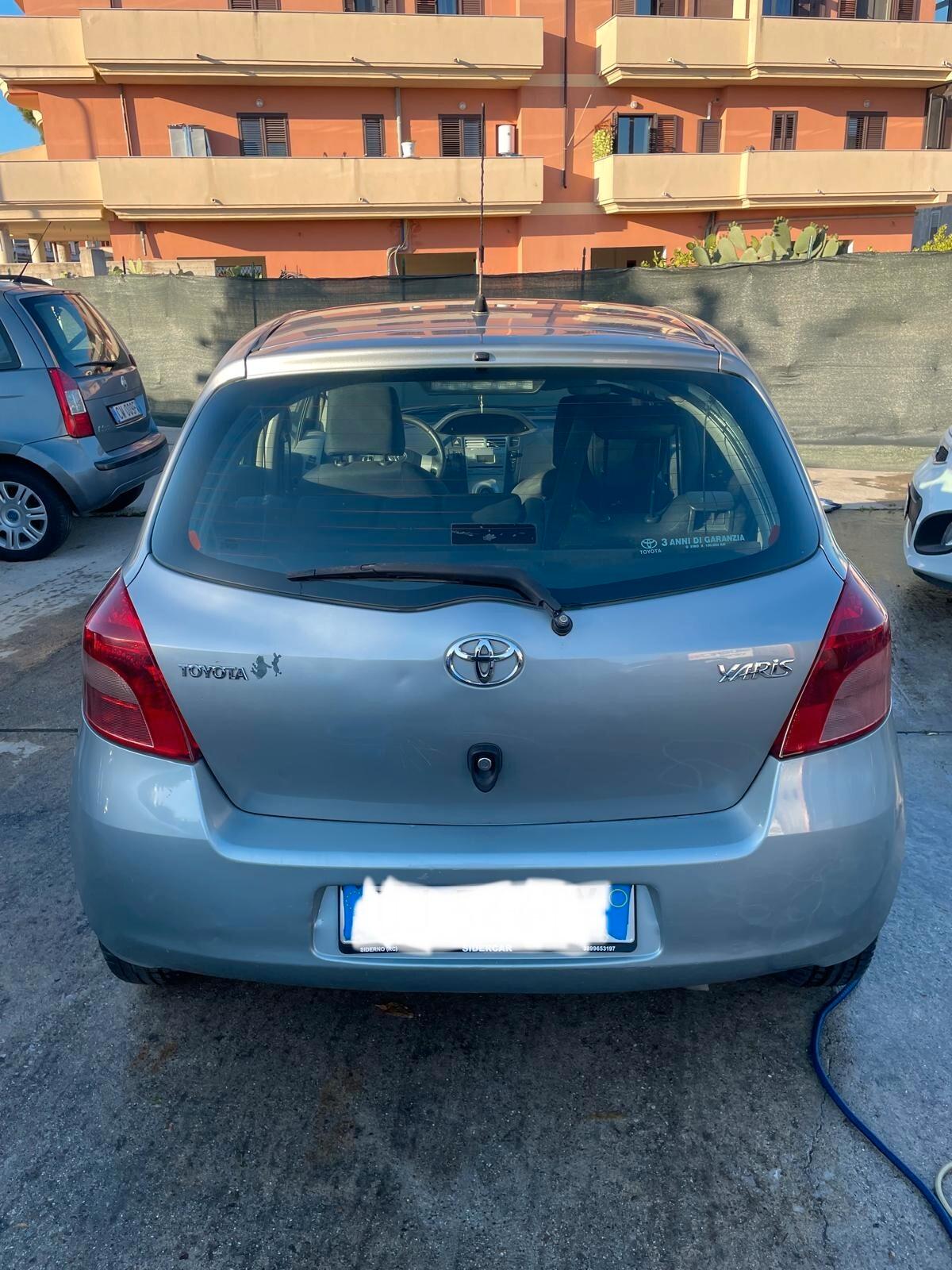 Toyota Yaris 1.3 5 porte Navi GPL