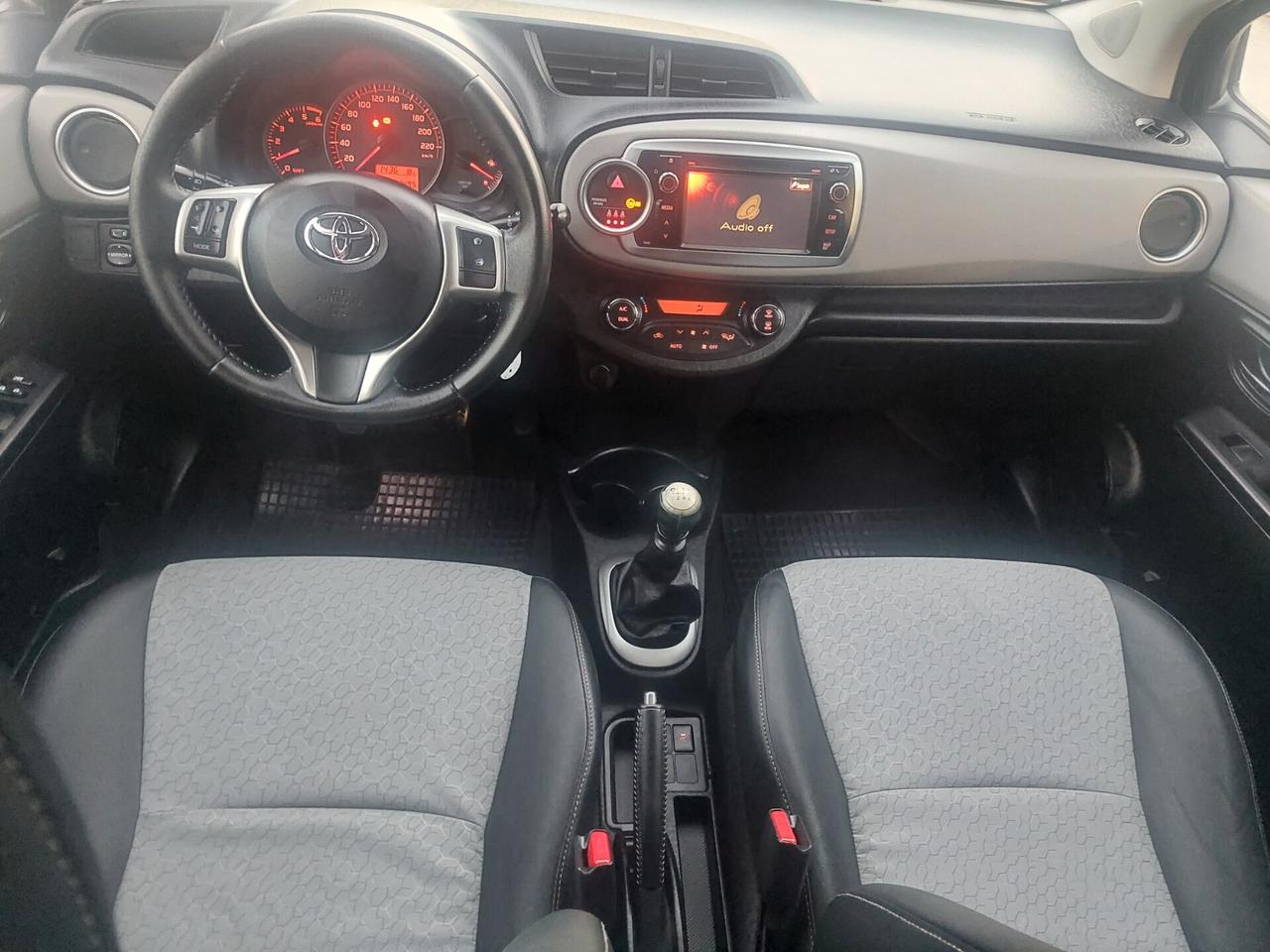 Toyota Yaris 1.4 D-4D 5 porte 90cv TETTO