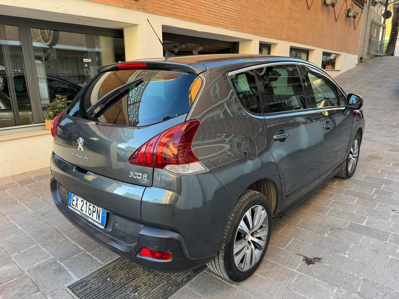 PEUGEOT 3008 1.6 HDi 115CV Business