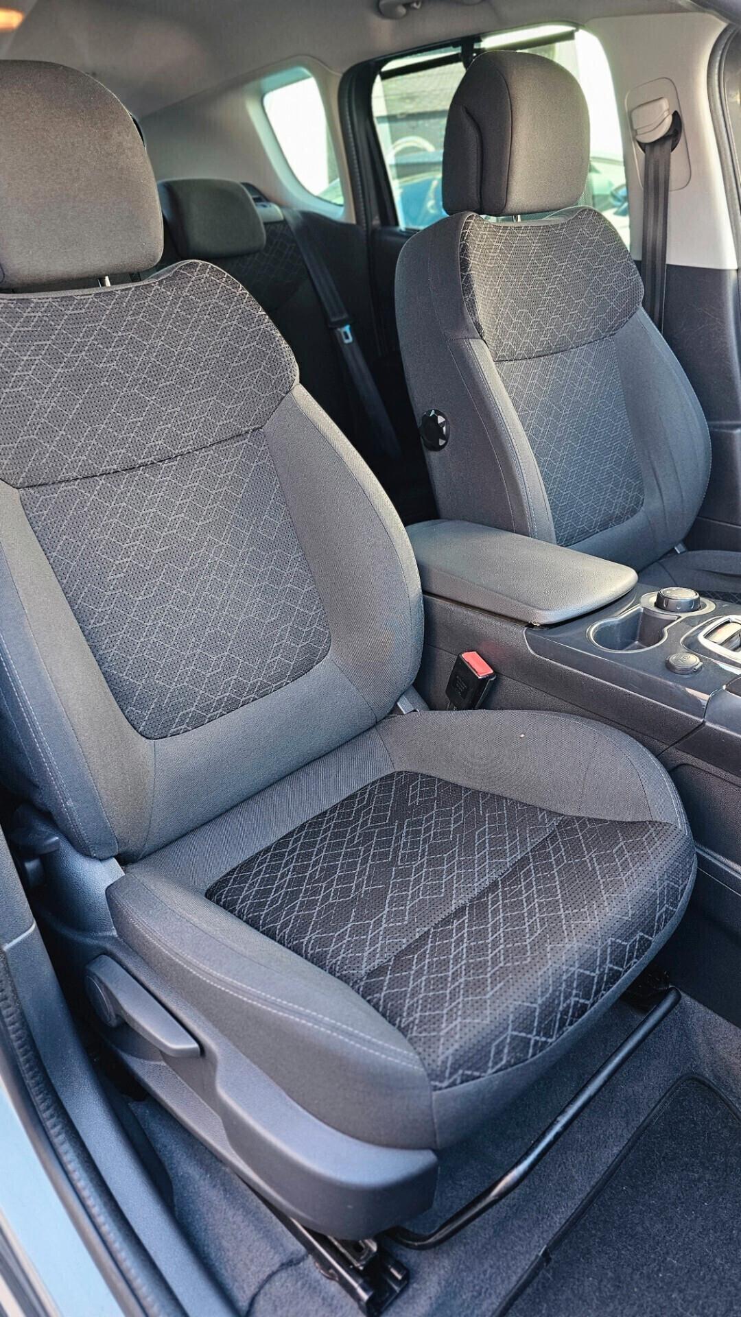 Peugeot 3008 1.6 HDi 115CV ETG6 Allure